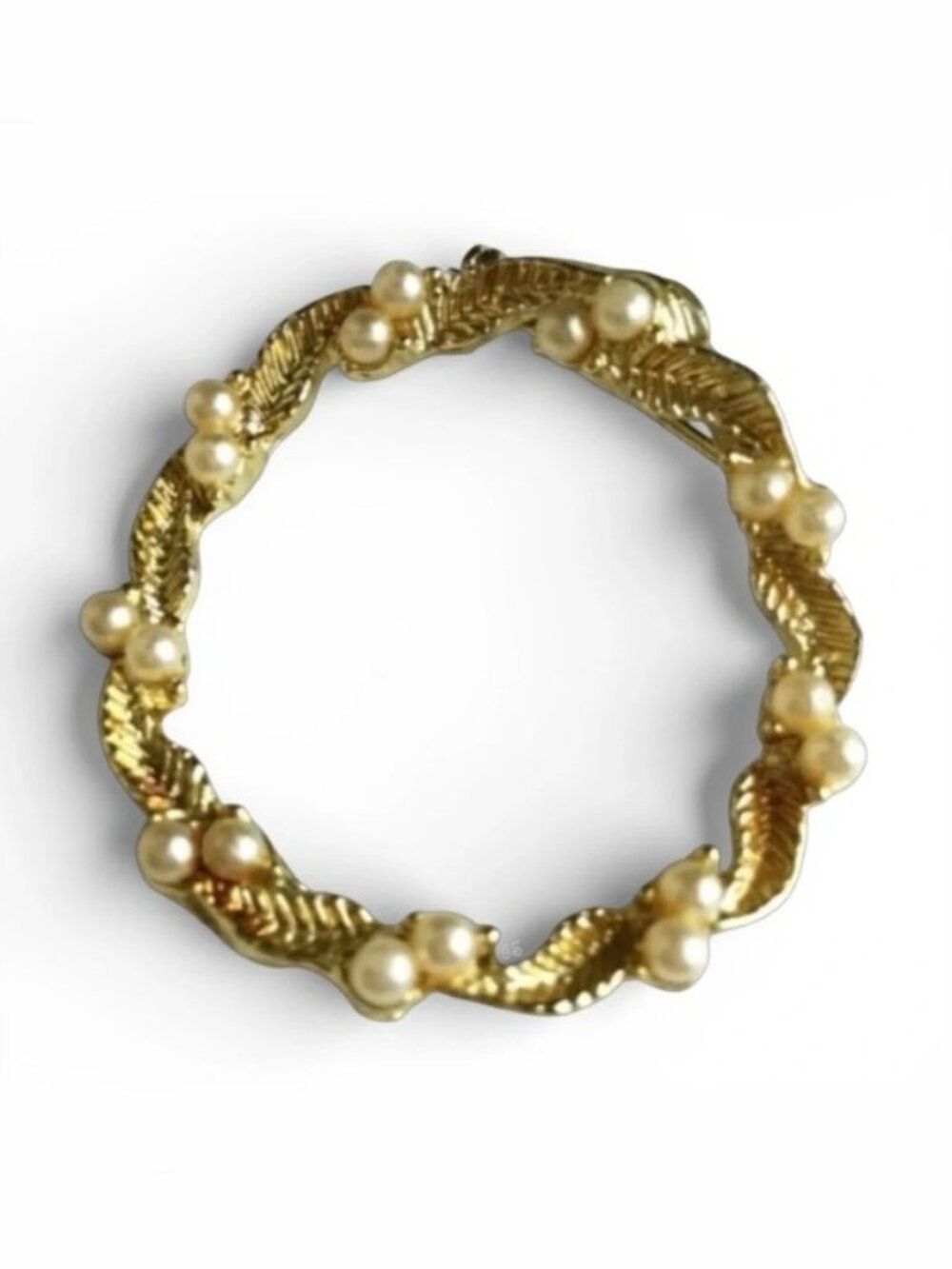 Vintage 1950s GERRY’S Signed Gold-Tone Faux Pearl Wreath Brooch